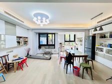 (一楼二楼复式)(三房朝南)(带花园)紧邻金汇龙湖天街