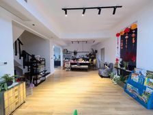 金科城37区 3室2厅2卫 精装修 185万元