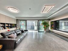 万科·朗拾电梯房正规4居室带独立客厅出行方便有钥匙