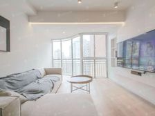 嘉木汇贤居,锦街映月华。一隅承古韵,盛世揽风华。