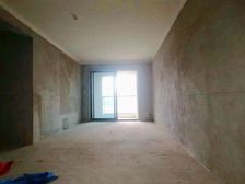 彩云湖旁的正规三房 森林书抱 价格可刀 出行方便 随时看