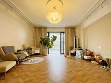 带车位 春天 南向 现代简约凤 保养新 可直接拎包入住