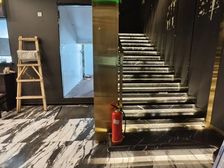 源近国贸地铁公交,临 肯德基,人流量大 400平