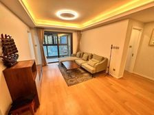 购物方便 停车方便 近医院 楼龄新 双卫生间 满五 诚心出售