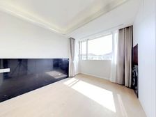 2号线北新泾地铁口,20万精装修,满五,高区采光好