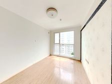 中铁逸都电梯房正规3居室带独立客厅出行方便有钥匙