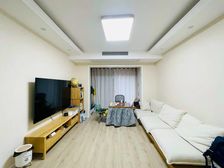 急售!袁家岗精装三房 保持好 户型方正 看中庭 免个税