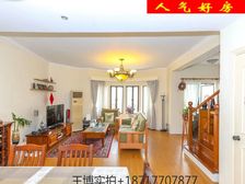 徐汇叠加别墅,户型方正,有花园,居住舒适,满五年税少。