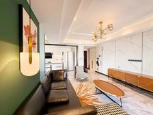 2017年次新小区 三轻轨 住家全新精装 拎包入住 楼下商圈