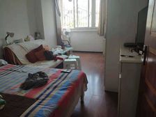 渝中上清寺四海大厦 南西向1室1厅 满二精装 32万