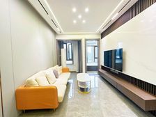 渝中解放碑丶看江两房丶只卖七天丶紧邻十八梯丶月租3500