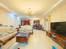 新 恒大 4房 业主二次装修 南朝向 正看人工湖 临近龙湖