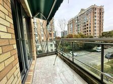 新出,四房边套,送大露台,还有产权车位