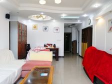 渝中区 光彩大厦 三房 105万