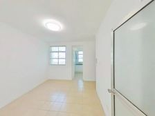 (有固定车位)龙柏七村,南北通透,中间楼层,采光好,看房随时