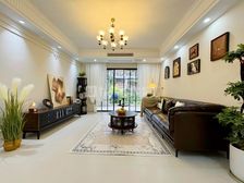 机场附近地铁边上出入便利,户型方正采光好