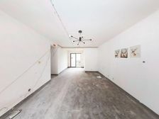 清水毛坯 主打价格 好位置 小区中心位置 看房有密码 随时约