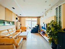 新上!必看好房!五号线几百 ,商圈旁,精装三房,近万达龙湖