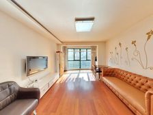 沁怡家园非常正气,楼层好、采光佳,让您居住非常舒适!