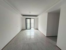 现房105核心区,近地铁700 ,精装3星社区,有學上