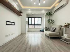 一年就出一套的户型,商品房,有车位,中间楼层,拎包入住,诚意