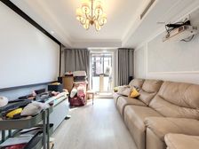 顶楼复式 有电梯 带40平露台 精装修带一个产权车位