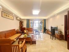 景湖花园 小高层住宅 装修入住仅三年 业主置换大房诚意出售