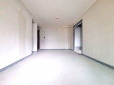 新上!急!急!急!还价就卖,轻轨300 ,次新小区,上车5个