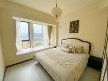 可望湖!这个户型还是比较少见的两房分开,方正且采光好!