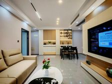 售!全新精装修!现代风 业主急售 价格可议!