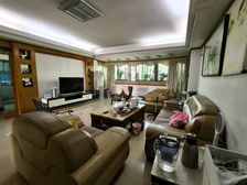 世贸花园电梯8楼154平3房2厅 带露台25平 装修清点