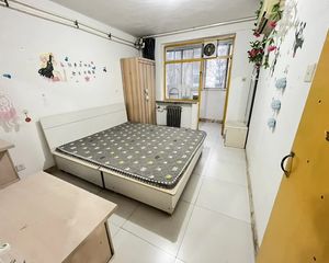 兴华小区 保师 十七中 一室 总价低