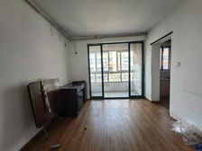 新上好房,地铁11号线300 内,楼梯中层大3房2厅,诚心卖