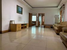 渝中人民路东向两居 兴远大厦中层简装房