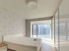 交通出行便利 苏州河景观 休闲运动娱乐...