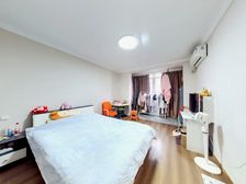 新村笋盘 黄金楼层 南北通透 精装修拎包入住 出门就是地铁口