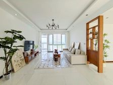 全线看江 出门都是轻轨 万达 距解放碑 30