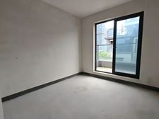 1.12 急售109万!龙湖别墅 叠上带屋顶大露台双阳台