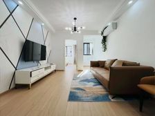 诸翟 满五 中间好楼层 近医院 交通便利 地铁口