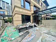 联排边套送环绕式大花园以及两层地下室 带产权车位 随时看房