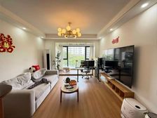 中间楼层 距离新城地铁800m 婚房装修 有钥匙随时看