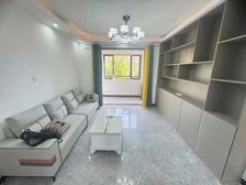 中间楼层 中间位置 精装2年时间 可拎包入住 价格可谈