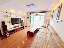 两个卧室都在20平 左右,业主 急售,有钥匙楼间距比较宽敞