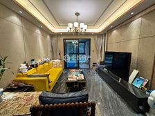 业主需要资金周转!降价200万急售!送花园+有车位!南北通透