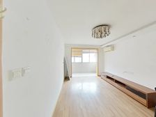 南北通边套全明采光好+近地/铁500米+看房都是方便