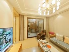 地铁口洋房!一梯一户!纯人车分流!送产权车位!业主已买急出!