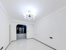 蓝郡国际花园楼下欧式简约现代风 看了您就喜欢 全明户型拎包住