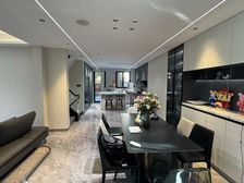 绿地小 公社 南北通透 低容积 房龄新 装修好 中间楼层