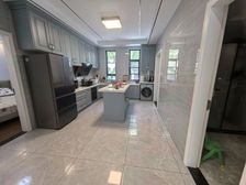 中间楼层采光好 南北通透 楼龄新 低密度社区 装修好 商品房