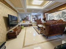 商品房 装修好 中间好楼层 密度低 南北通透 车位充足